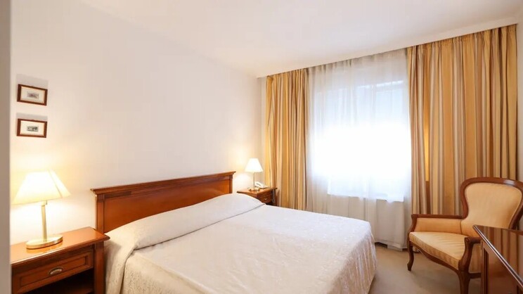 Economy Parkview Room